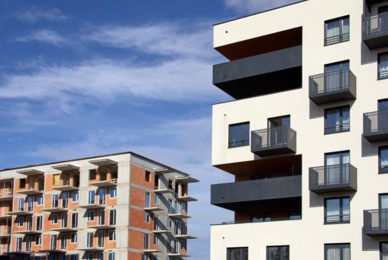 Wybrany obrazek dla artykułu: Najem instytucjonalny (PRS) w Polsce 2025: Szansa czy zagrożenie dla rynku mieszkań?