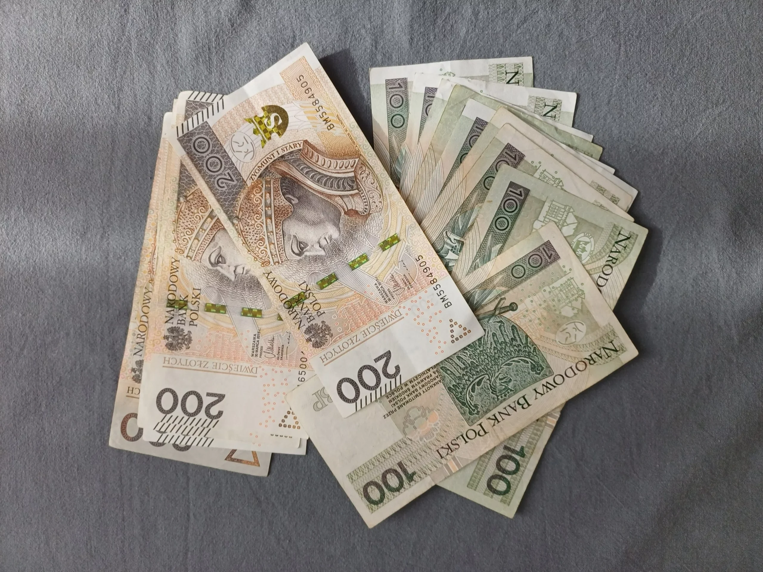 Rosnący dług publiczny w Polsce: koniec socjalnego dobrobytu blisko • KRN